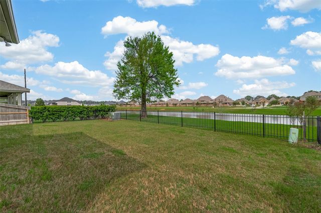 24723 Songlark Bend Drive, Tomball, TX 77375