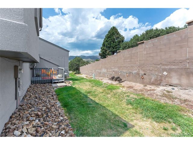 1411 Territory Trl, Colorado Springs, CO 80919