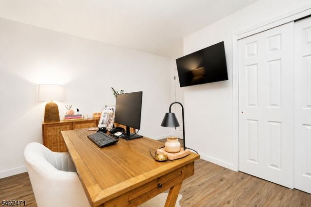 503 Chester Ct, Helmetta Boro, NJ 08828