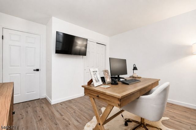 503 Chester Ct, Helmetta Boro, NJ 08828