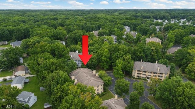 503 Chester Ct, Helmetta Boro, NJ 08828