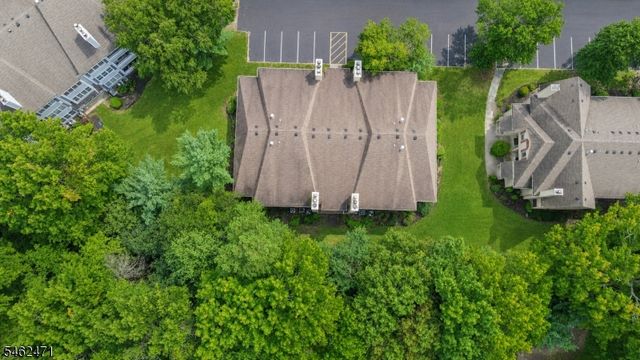 503 Chester Ct, Helmetta Boro, NJ 08828