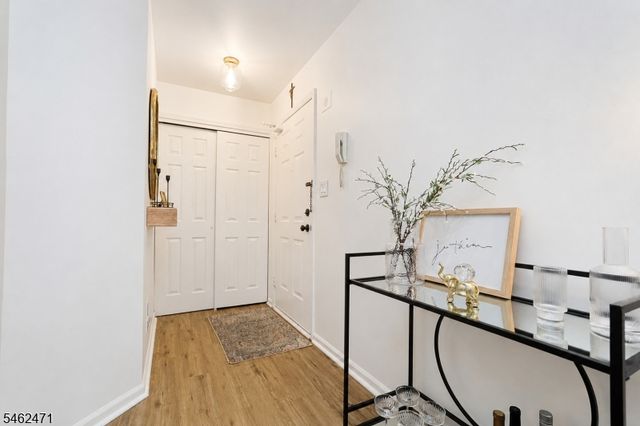 503 Chester Ct, Helmetta Boro, NJ 08828
