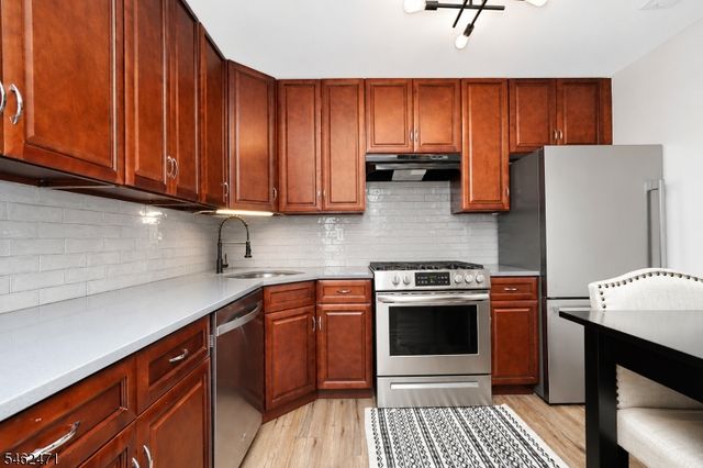 503 Chester Ct, Helmetta Boro, NJ 08828