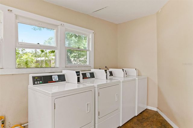 1153 34TH AVENUE N 8, St Petersburg, FL 33713