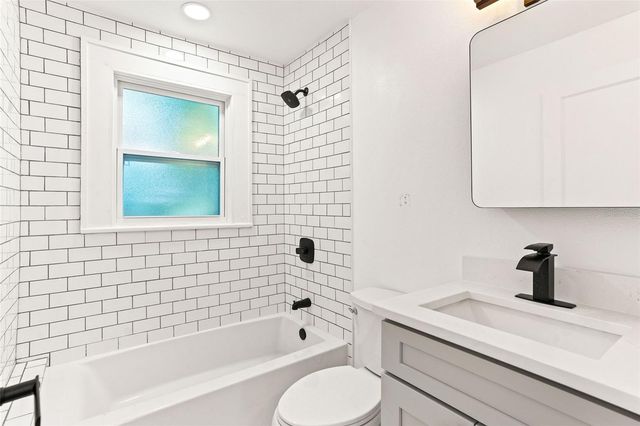 1153 34TH AVENUE N 8, St Petersburg, FL 33713