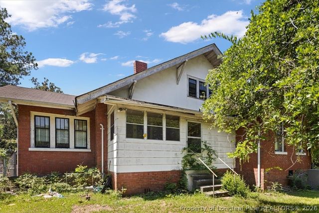 554 W Broad Street, St Pauls, NC 28384