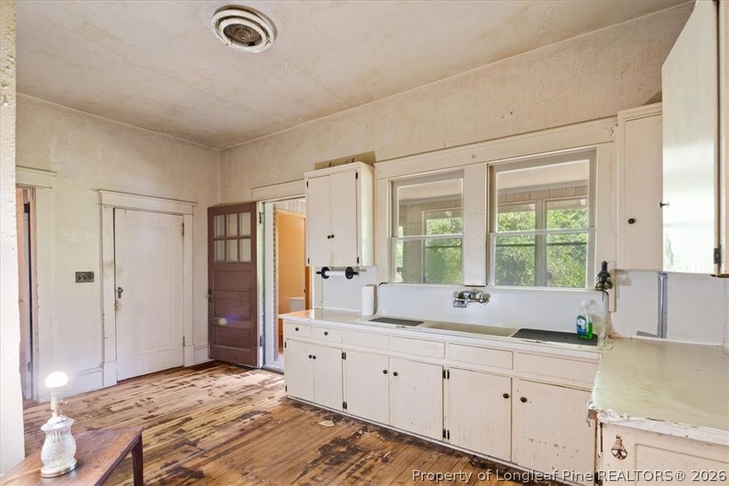 554 W Broad Street, St Pauls, NC 28384 — photo 19