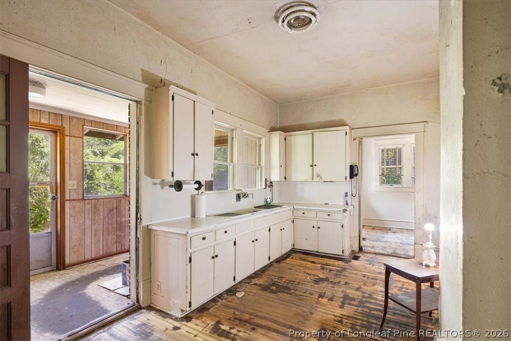 554 W Broad Street, St Pauls, NC 28384 — photo 21