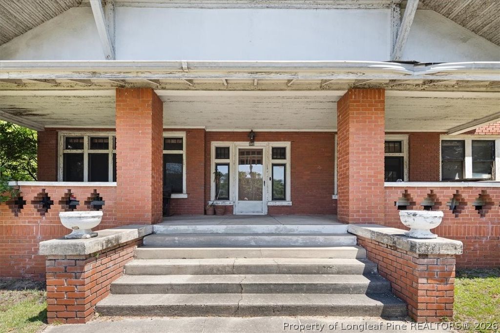 554 W Broad Street, St Pauls, NC 28384 — photo 6