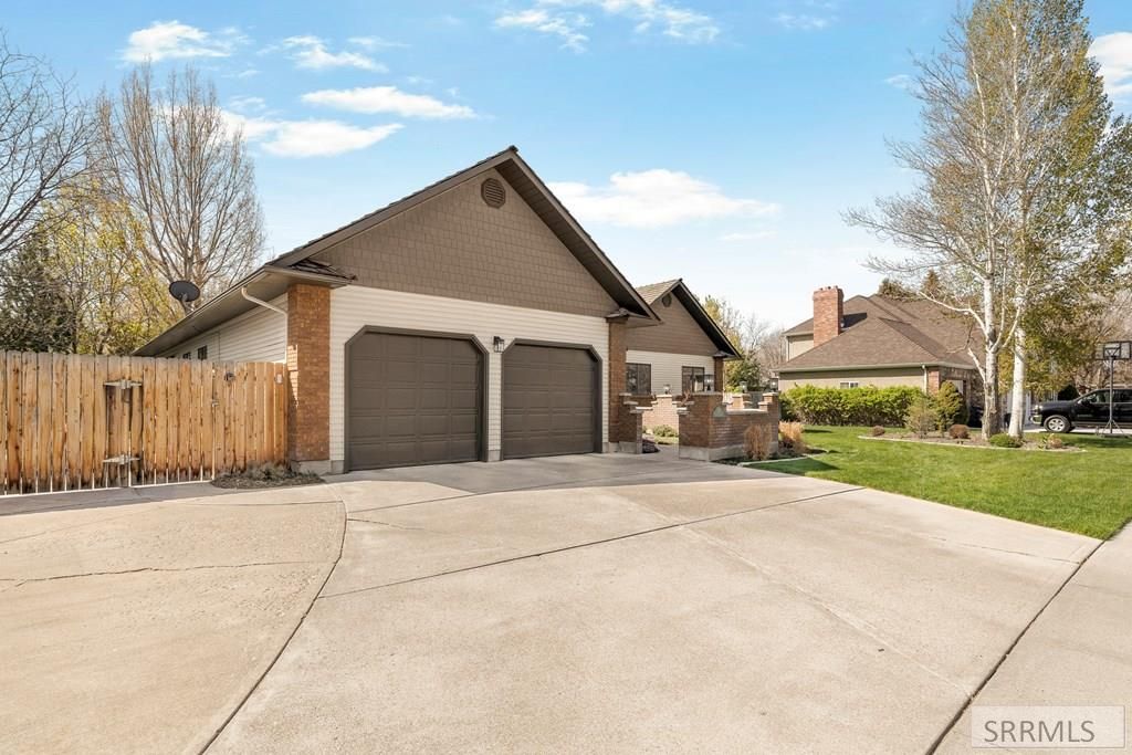 Image 2 of property listing at 128 Stone Run Lane, Idaho Falls, ID 83404