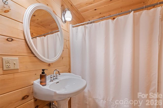 270 Admiration Court, Waynesville, NC 28785