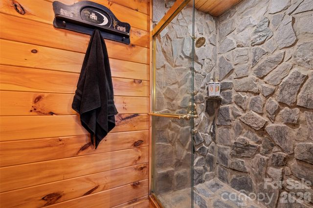 270 Admiration Court, Waynesville, NC 28785