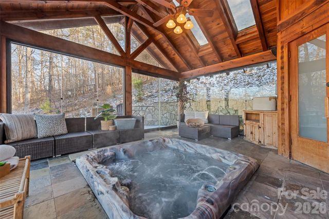 270 Admiration Court, Waynesville, NC 28785