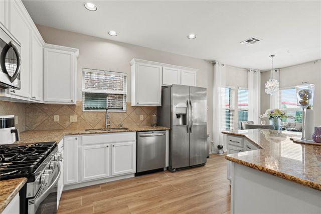 204 Black Bear Drive, Mckinney, TX 75071