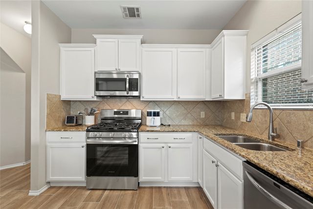 204 Black Bear Drive, Mckinney, TX 75071