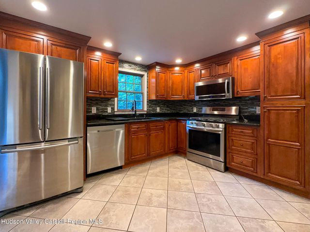 532 Plutarch Road, Highland, NY 12528