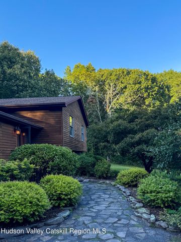 532 Plutarch Road, Highland, NY 12528