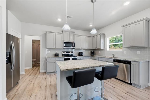 136 Petunia Court, Mcdonough, GA 30252