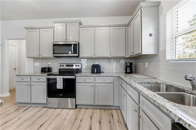 136 Petunia Court, Mcdonough, GA 30252