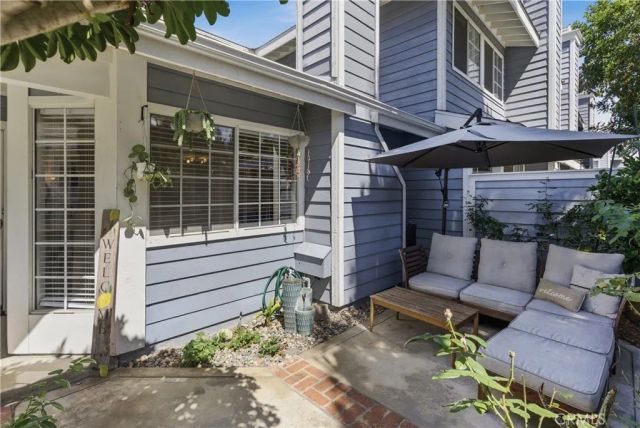 19116 Queensport Lane E, Huntington Beach, CA 92646