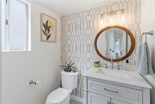 19116 Queensport Lane E, Huntington Beach, CA 92646
