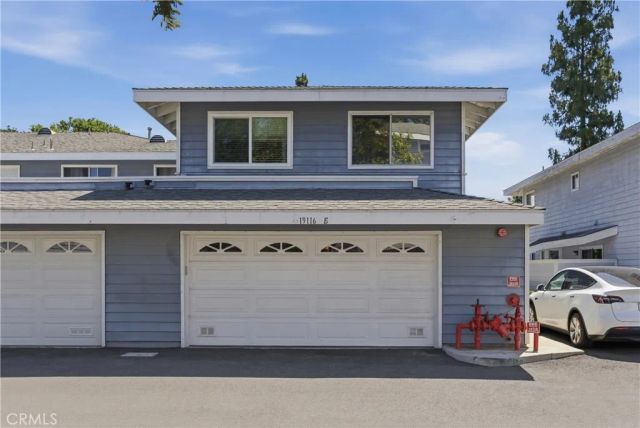 19116 Queensport Lane E, Huntington Beach, CA 92646