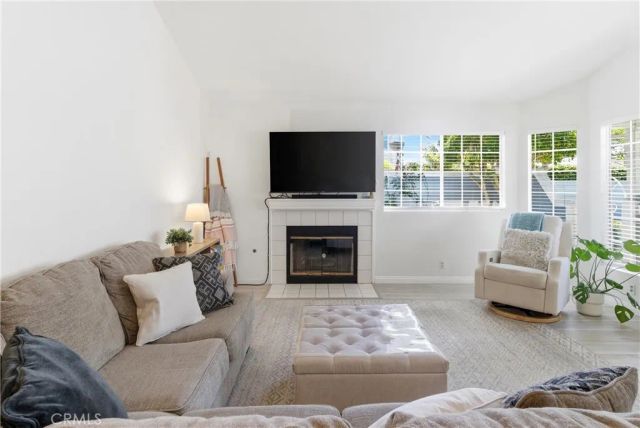 19116 Queensport Lane E, Huntington Beach, CA 92646