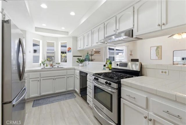 19116 Queensport Lane E, Huntington Beach, CA 92646