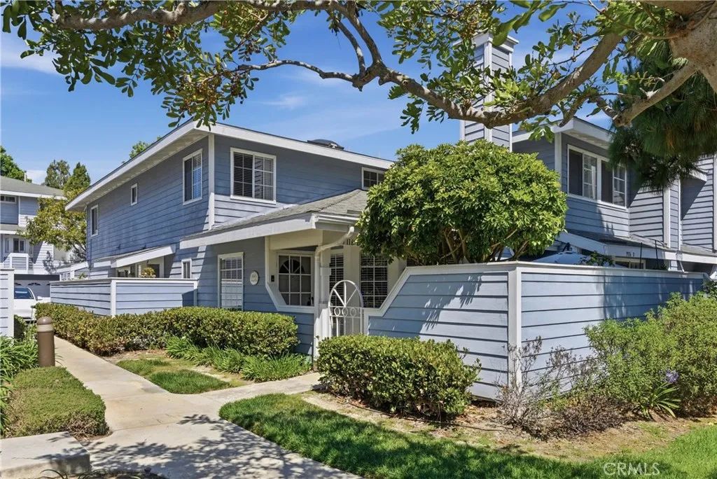 19116 Queensport Lane E, Huntington Beach, CA 92646