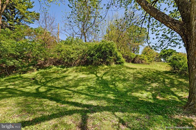 1501 W CHESTER RD, Coatesville, PA 19320