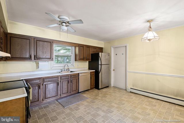 1501 W CHESTER RD, Coatesville, PA 19320