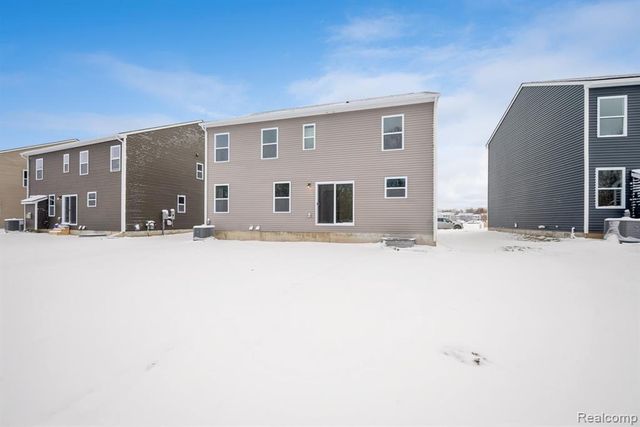 435 Hidden River, Holly, MI 48442