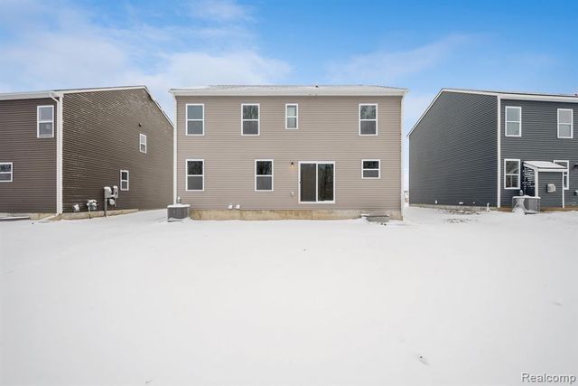 435 Hidden River, Holly, MI 48442