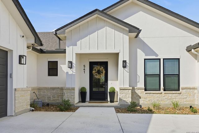 541 Rio Azul, Pipe Creek, TX 78063