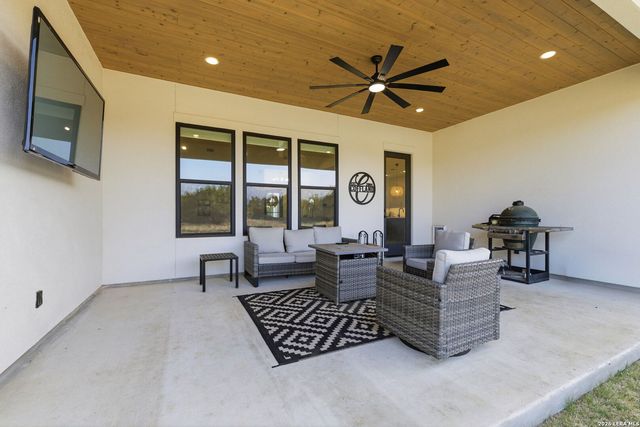 541 Rio Azul, Pipe Creek, TX 78063