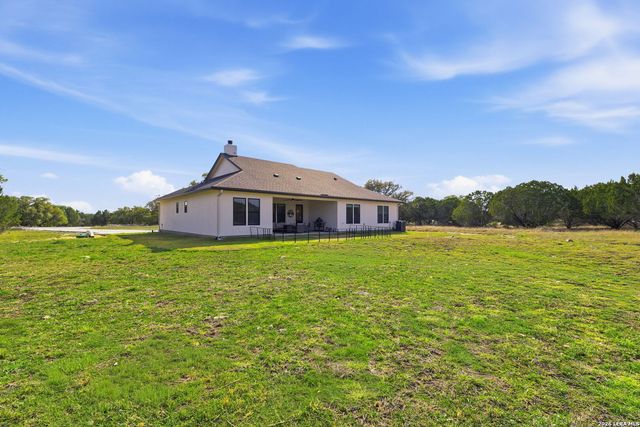 541 Rio Azul, Pipe Creek, TX 78063