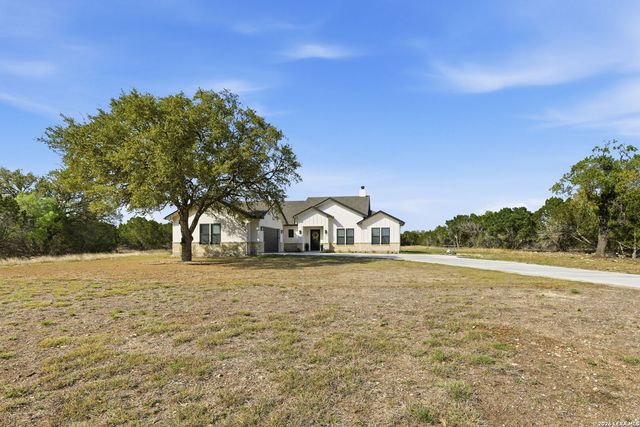 541 Rio Azul, Pipe Creek, TX 78063