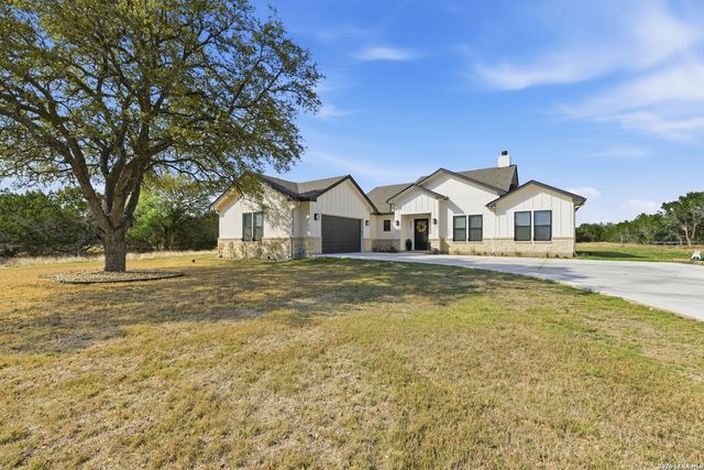 541 Rio Azul, Pipe Creek, TX 78063