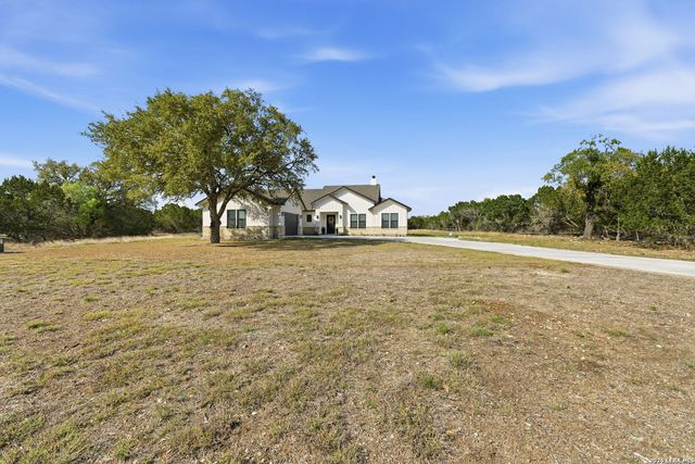 541 Rio Azul, Pipe Creek, TX 78063