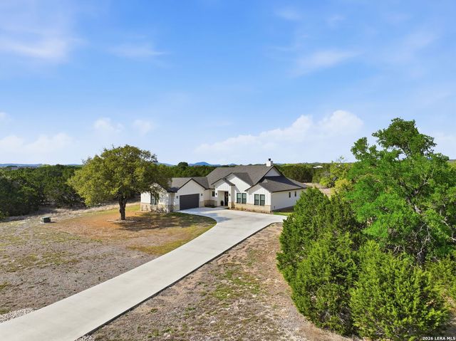 541 Rio Azul, Pipe Creek, TX 78063