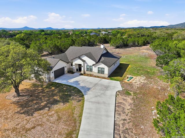 541 Rio Azul, Pipe Creek, TX 78063