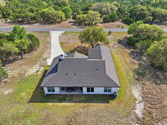 541 Rio Azul, Pipe Creek, TX 78063