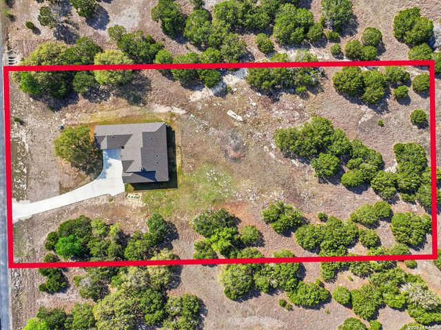 541 Rio Azul, Pipe Creek, TX 78063