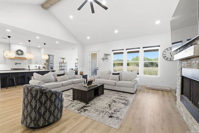 541 Rio Azul, Pipe Creek, TX 78063