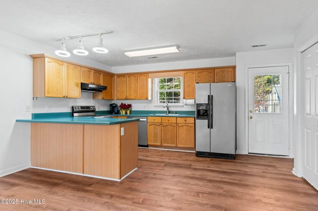 161 NE 7th Street, Oak Island, NC 28465