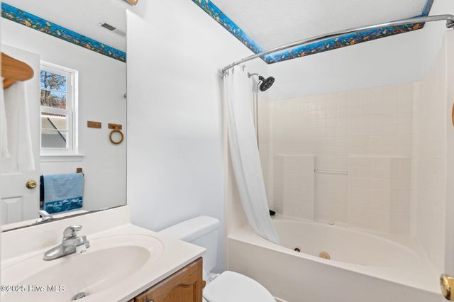 161 NE 7th Street, Oak Island, NC 28465