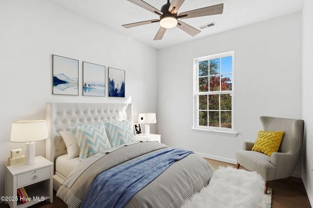 161 NE 7th Street, Oak Island, NC 28465