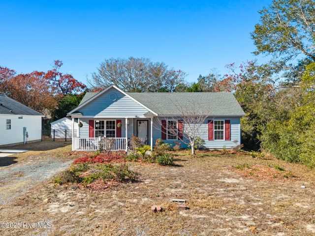 161 NE 7th Street, Oak Island, NC 28465