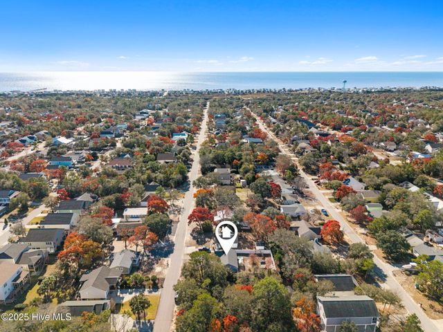 161 NE 7th Street, Oak Island, NC 28465